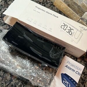 Projection alarm clock NIB